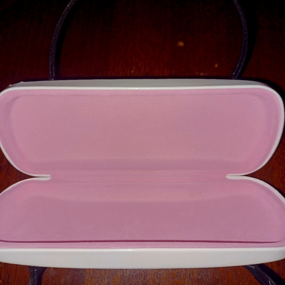 Hello Kitty eyeglass case - Picture 2 of 4